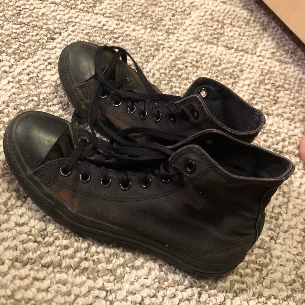 Black high top converse